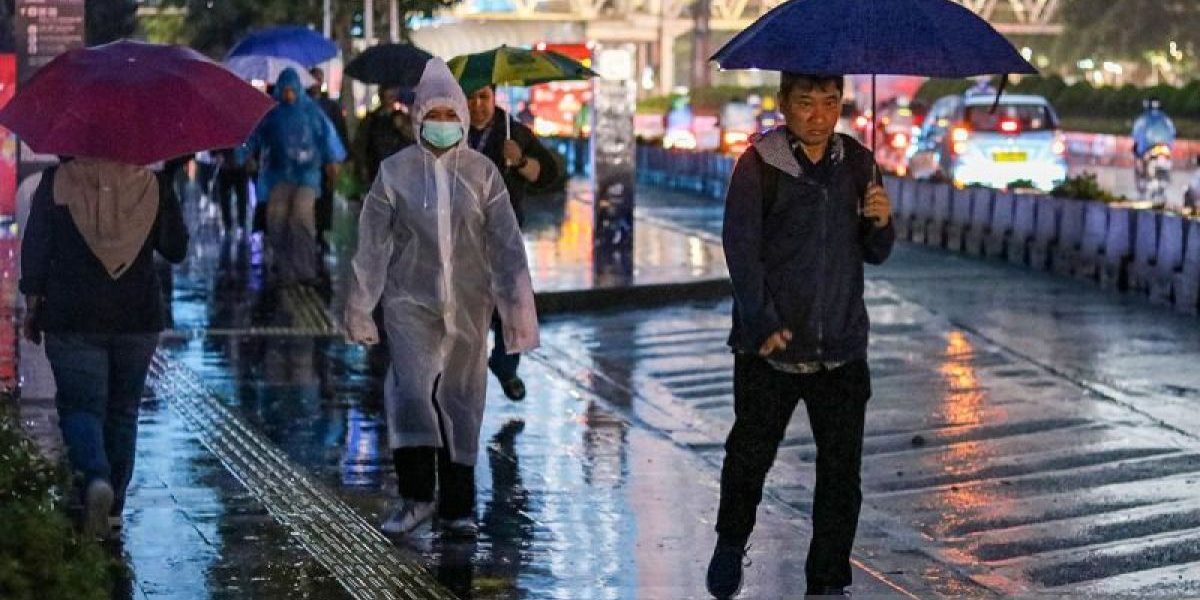 Waspada hujan lebat dan angin kencang 1