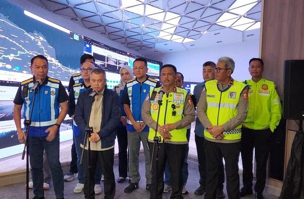 menteri perhubungan menhub dudy purwagandhi resmi menutup penerapan one way lokal presisi untuk arus balik lebaran 2026 adrial 1774807509657 169