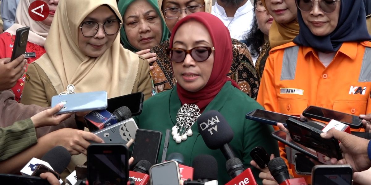 AYM MENPPPA DAMPINGI KORBAN LAKA 1