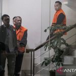 KPK tahan Bupati Tulungagung 120426 ryl 1