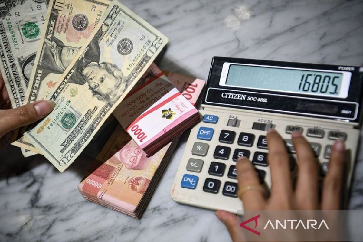 Agenda Utama: Rupiah diprediksi tertekan seiring ketidakpastian di Timur Tengah