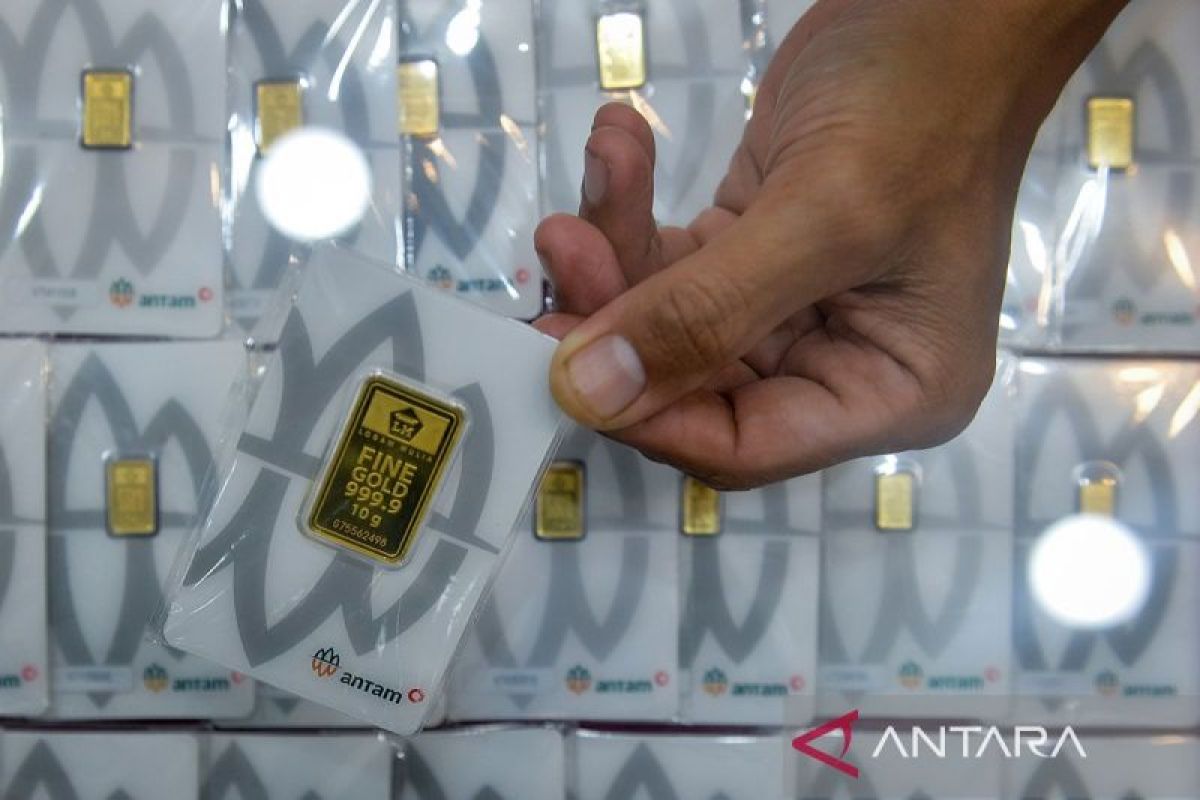 Harga emas Antam Kamis ini turun tipis Rp5.000 menjadi Rp2,888 juta/gr