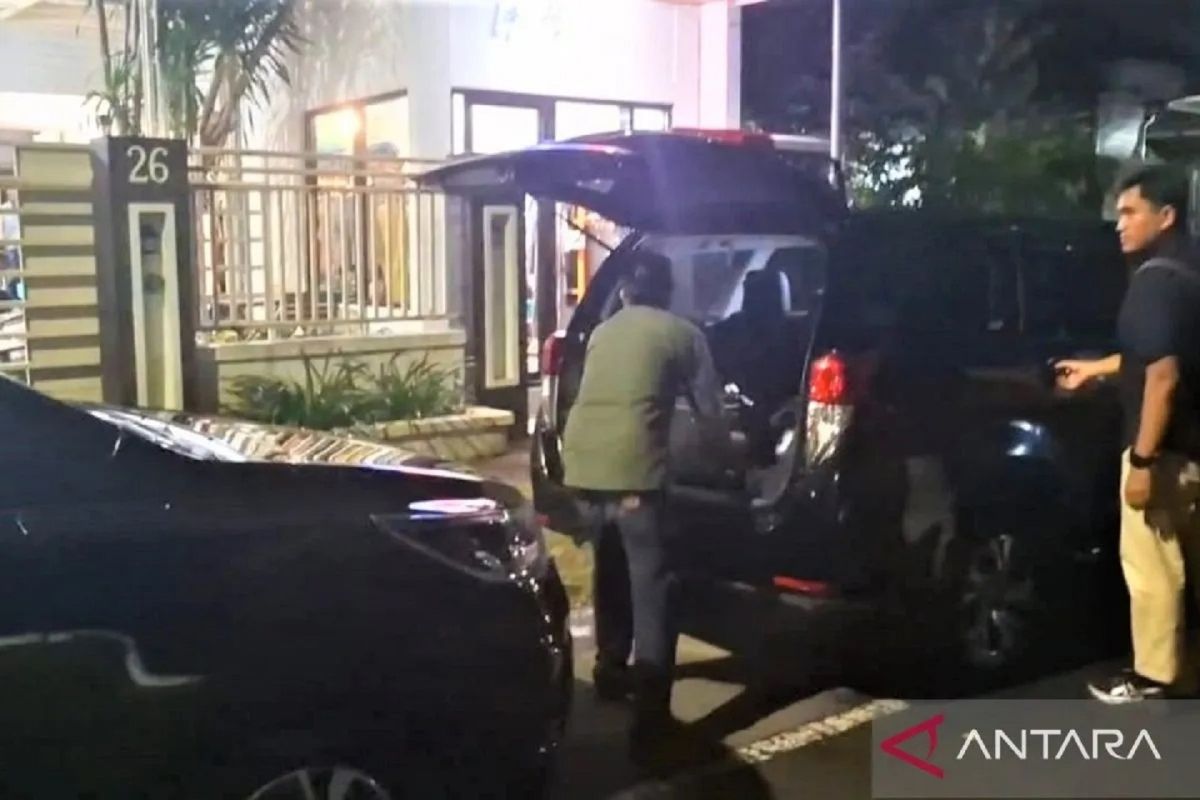 Agenda Kunjungan: KPK geledah rumah Kepala Diskominfo Kota Madiun terkait kasus Maidi