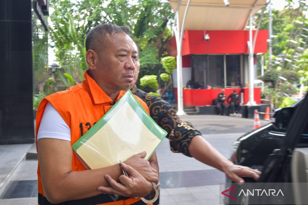 pemeriksaan tersangka gatut sunu wibowo 2772185