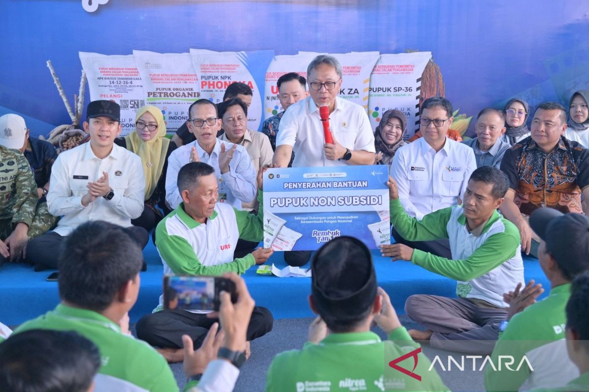 New Policy: Zulhas pastikan distribusi pupuk dan harga gabah terjaga di Lampung