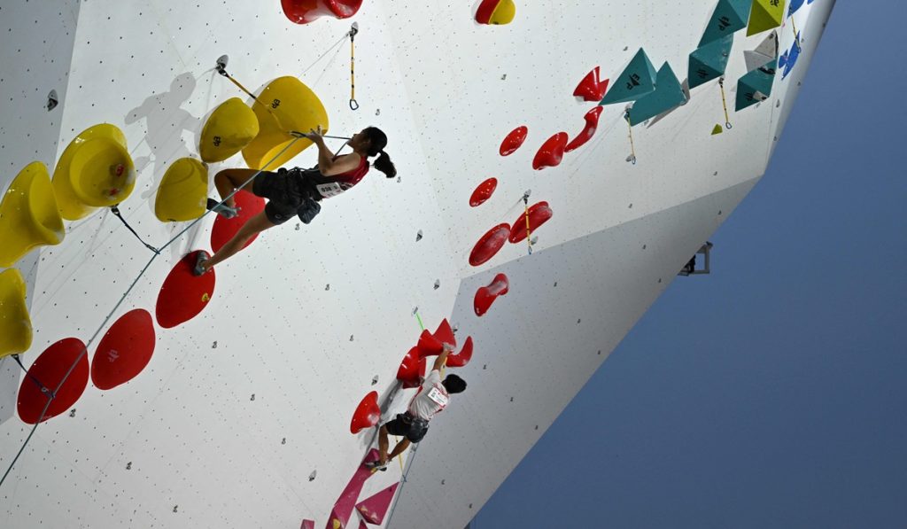 CLIMBING-INA