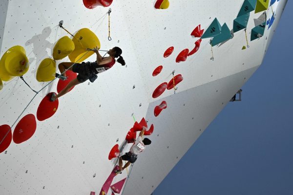 CLIMBING-INA