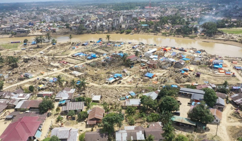 Foto udara kondisi Desa Kota Lintang pascabanjir bandang di Desa Kota Lintang, Kabupaten Aceh Tamiang, Aceh, Sabtu (24/1/2026).