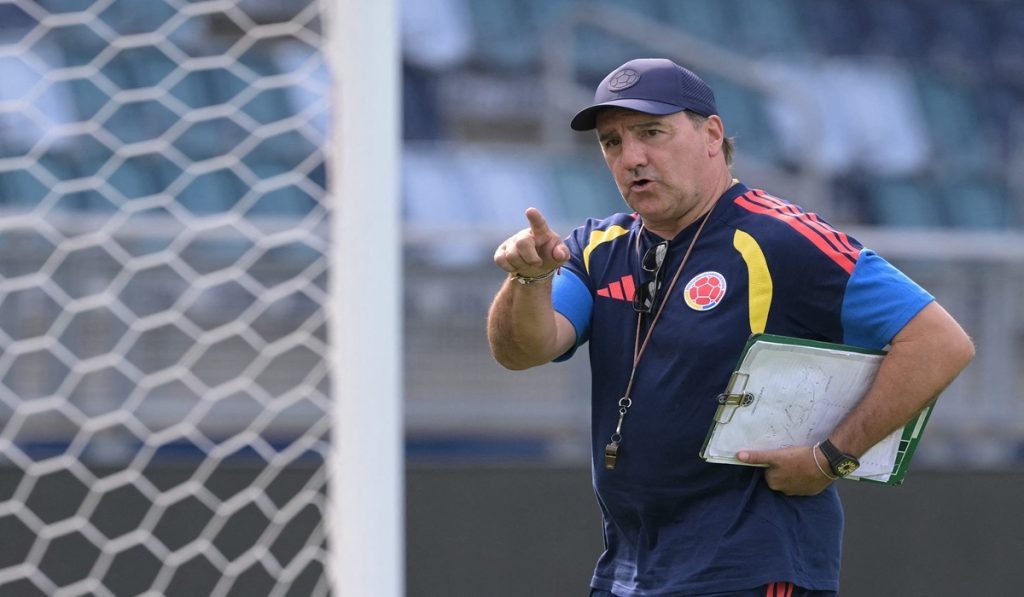 FBL-WC-2026-TRAINING-COL